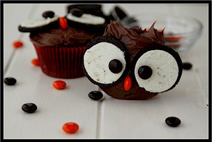 Easy Oreo Owl Cupcakes